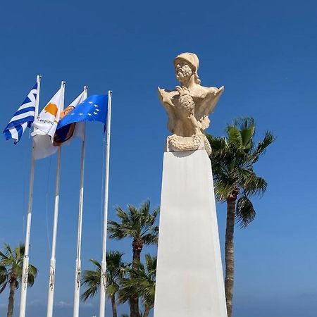 Larnaca Beach Apartment 44 Buitenkant foto