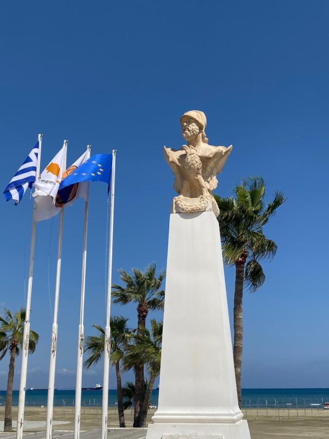 Larnaca Beach Apartment 44 Buitenkant foto