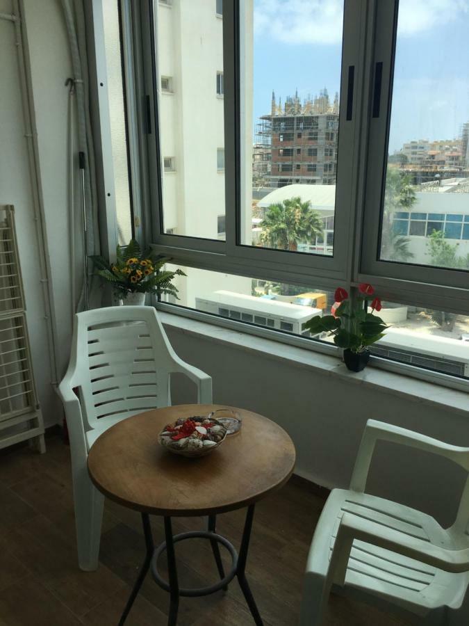 Larnaca Beach Apartment 44 Buitenkant foto