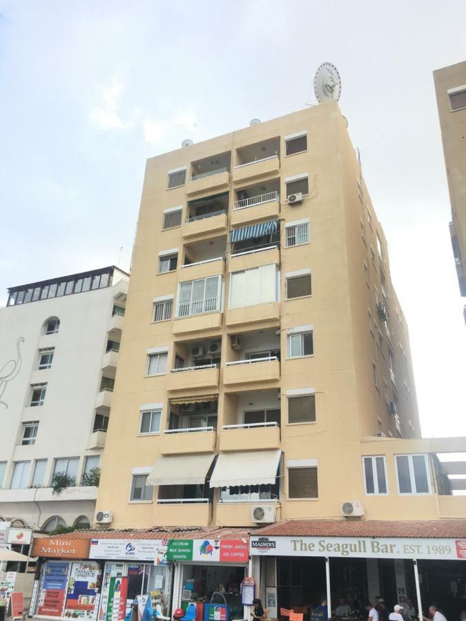 Larnaca Beach Apartment 44 Buitenkant foto