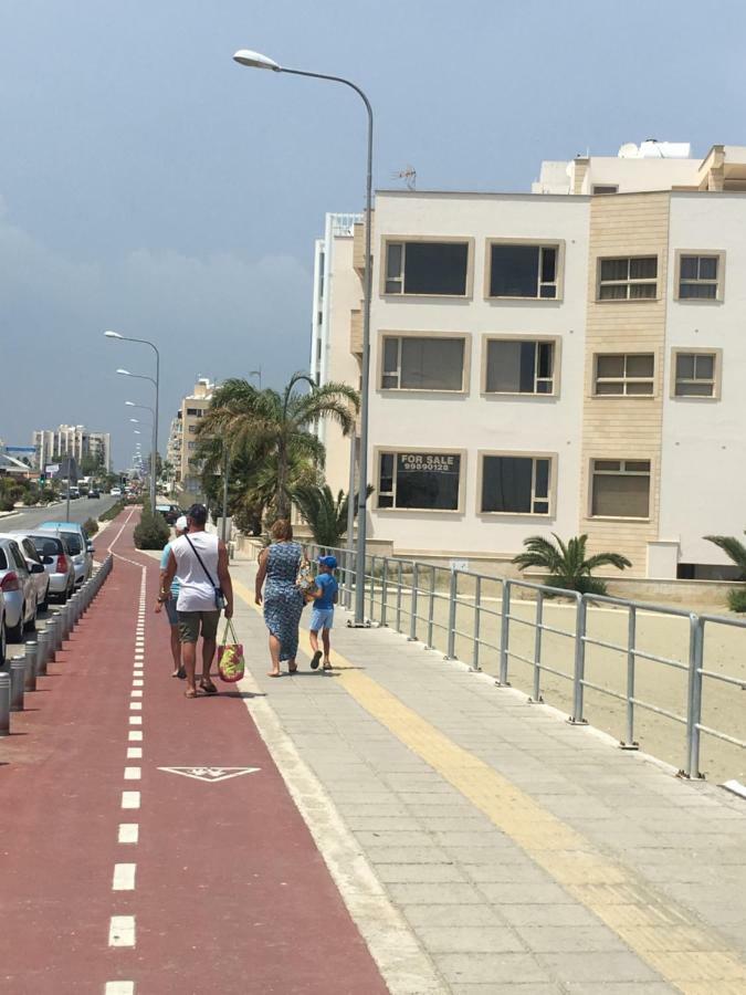 Larnaca Beach Apartment 44 Buitenkant foto
