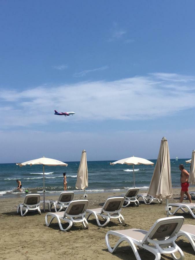 Larnaca Beach Apartment 44 Buitenkant foto