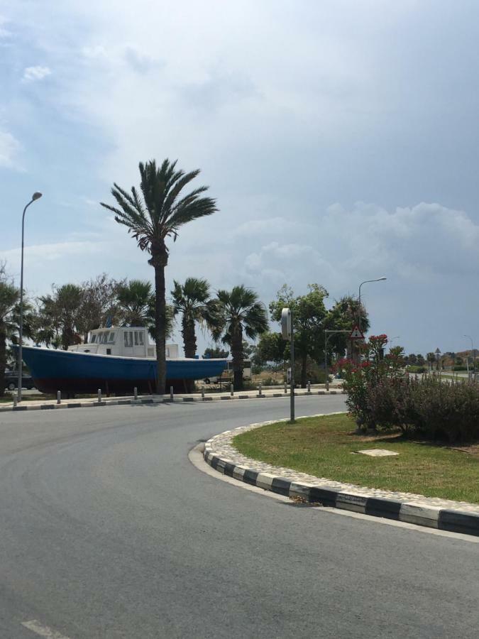 Larnaca Beach Apartment 44 Buitenkant foto