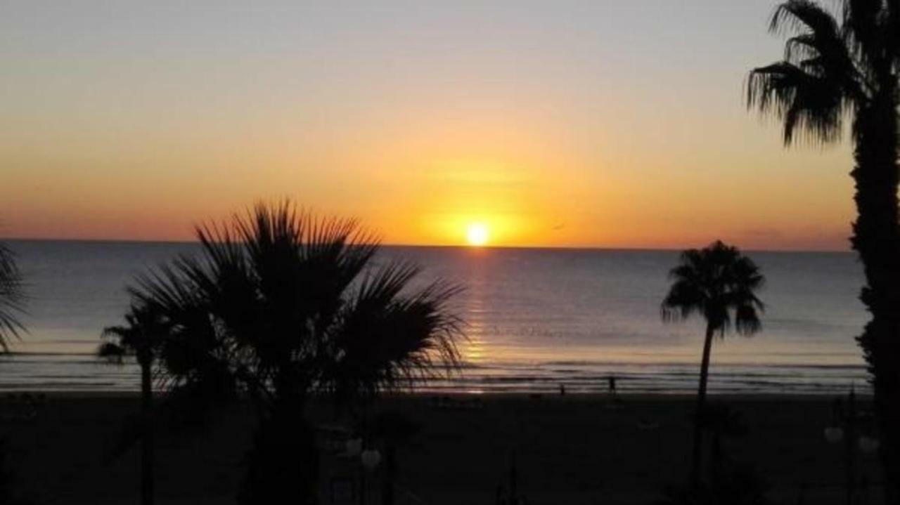 Larnaca Beach Apartment 44 Buitenkant foto